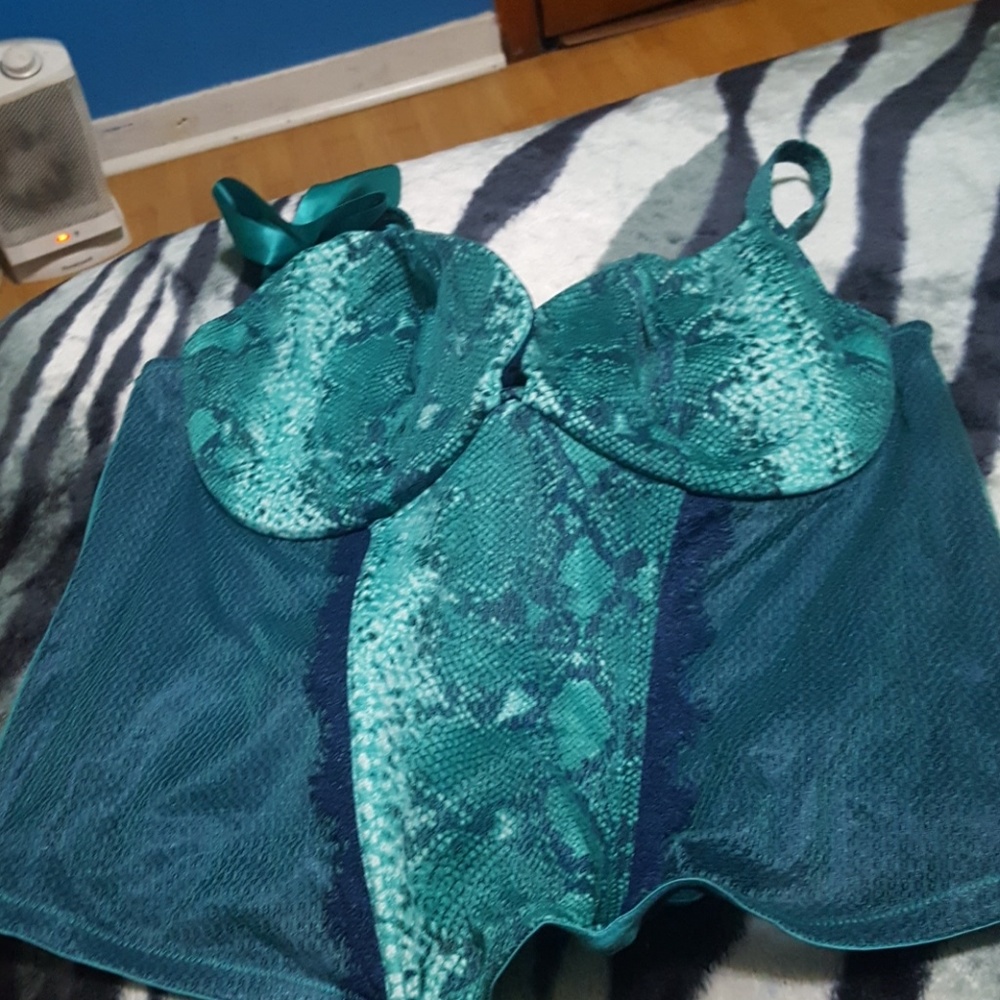Green bustier